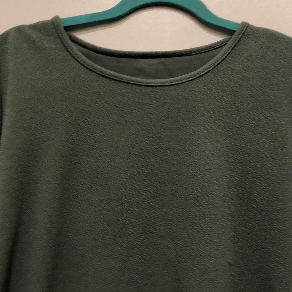 Cute blouse - Picture 2 of 4